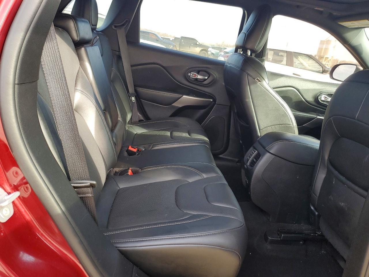 2021 Jeep Cherokee Latitude Lux - zdjęcie 11