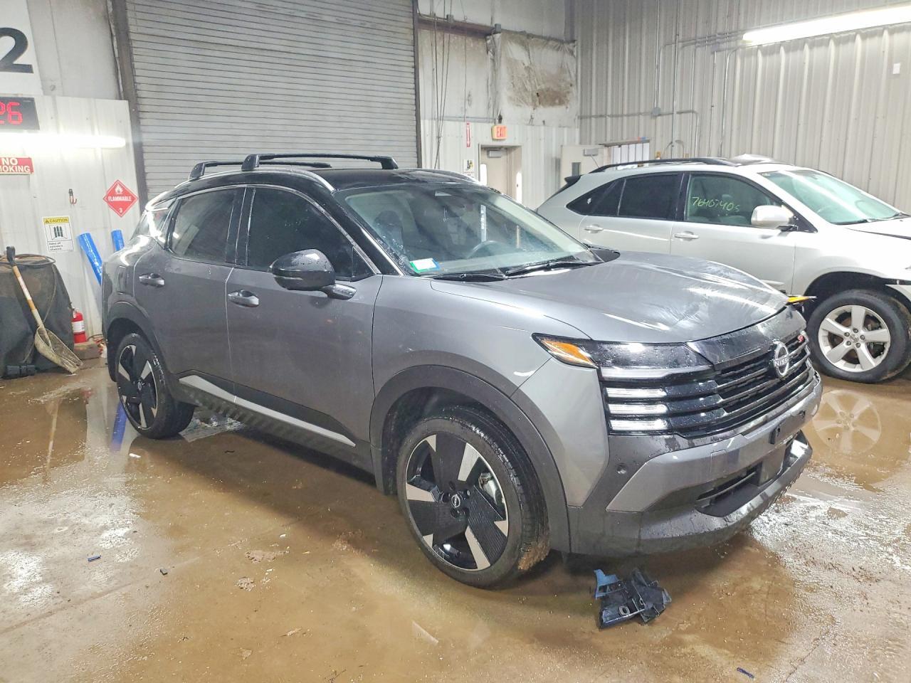 2025 Nissan Kicks Sr - zdjęcie 4