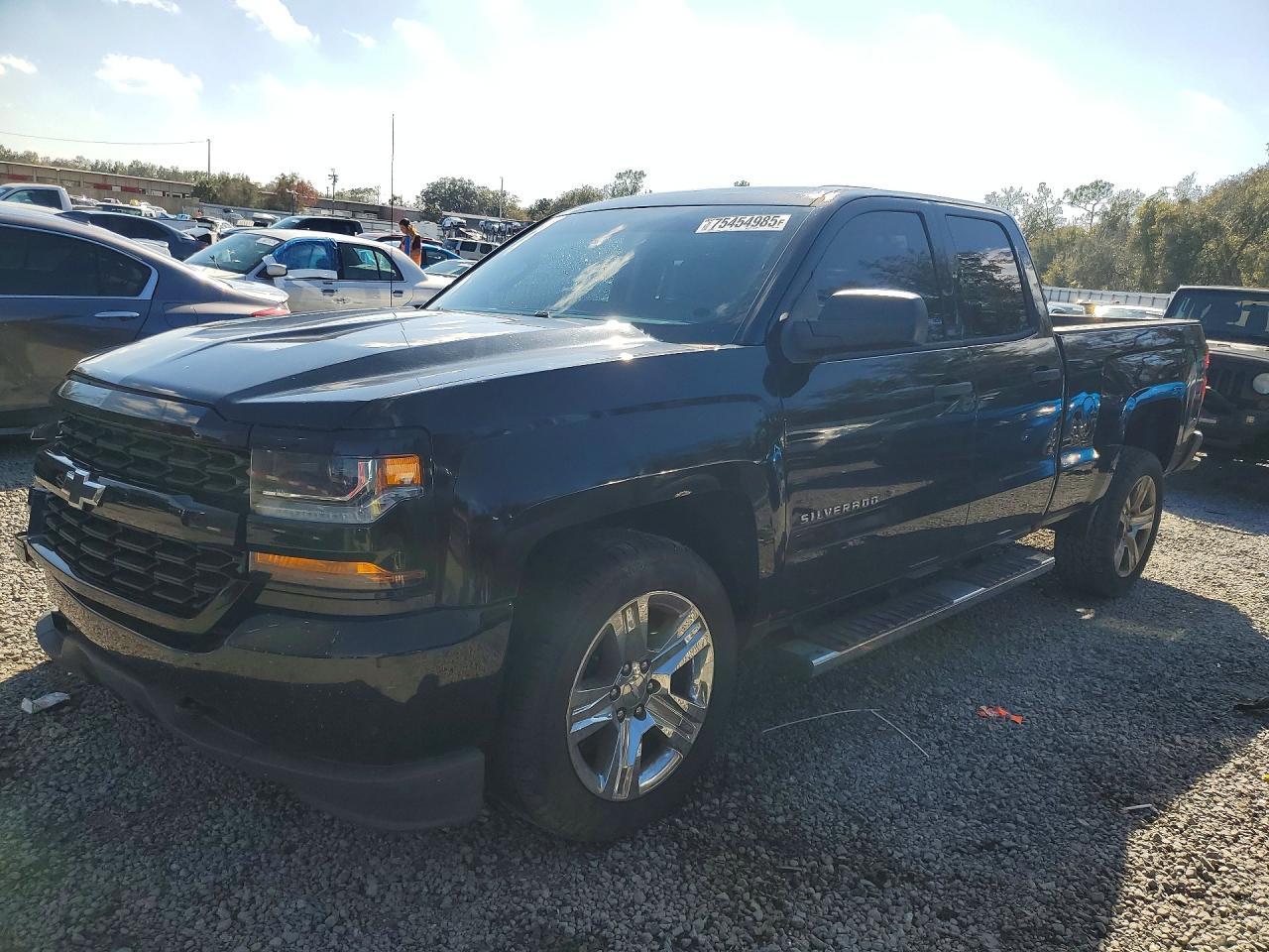 2017 Chevrolet Silverado C1500 Custom - zdjęcie główne