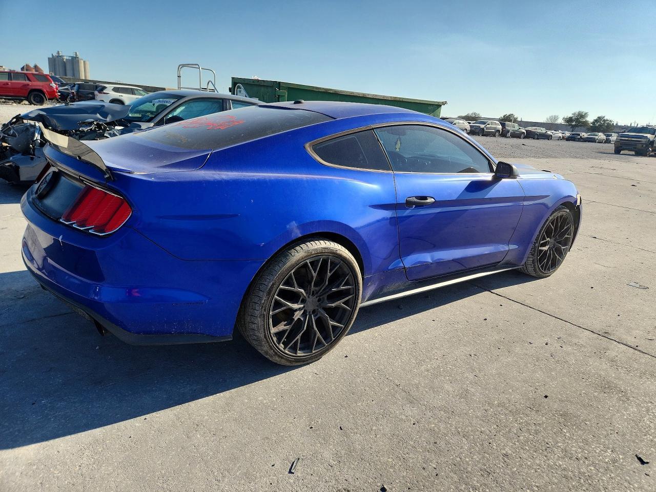 2015 Ford Mustang - zdjęcie 3