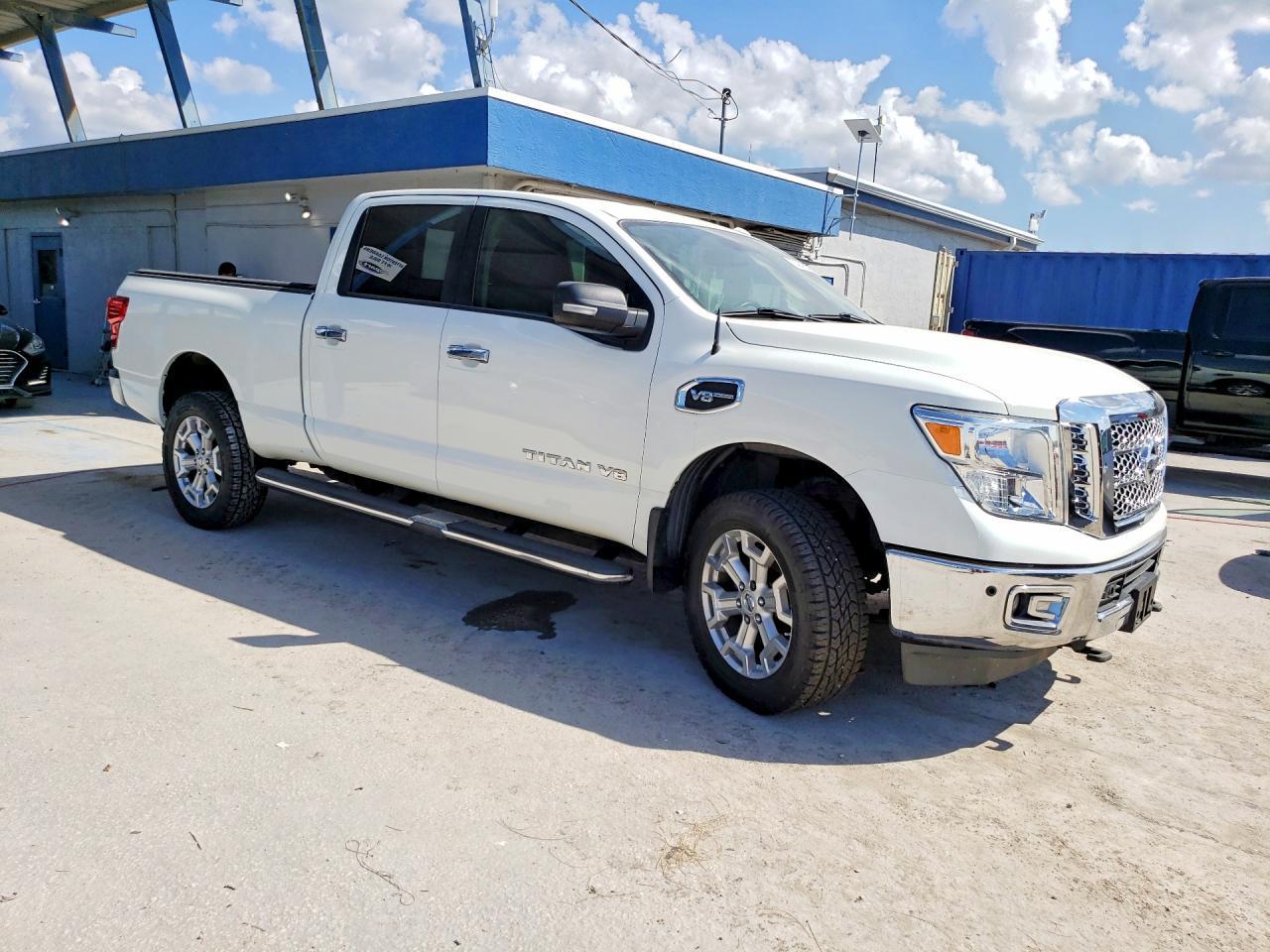 2017 Nissan Titan Xd Sl - zdjęcie 4