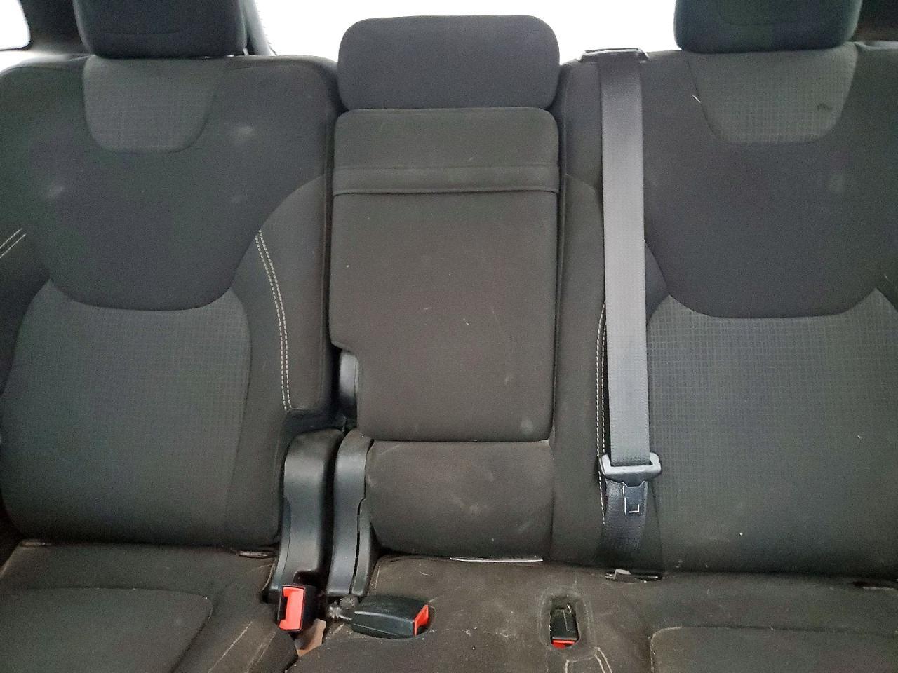 2016 Jeep Cherokee Latitude - zdjęcie 10