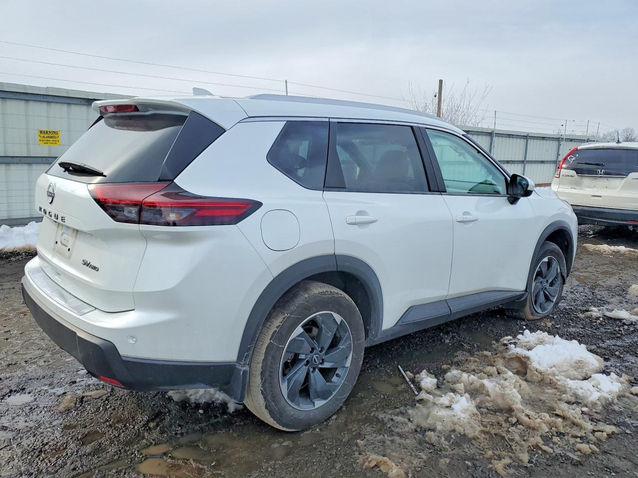 2024 Nissan Rogue Sv - zdjęcie 3