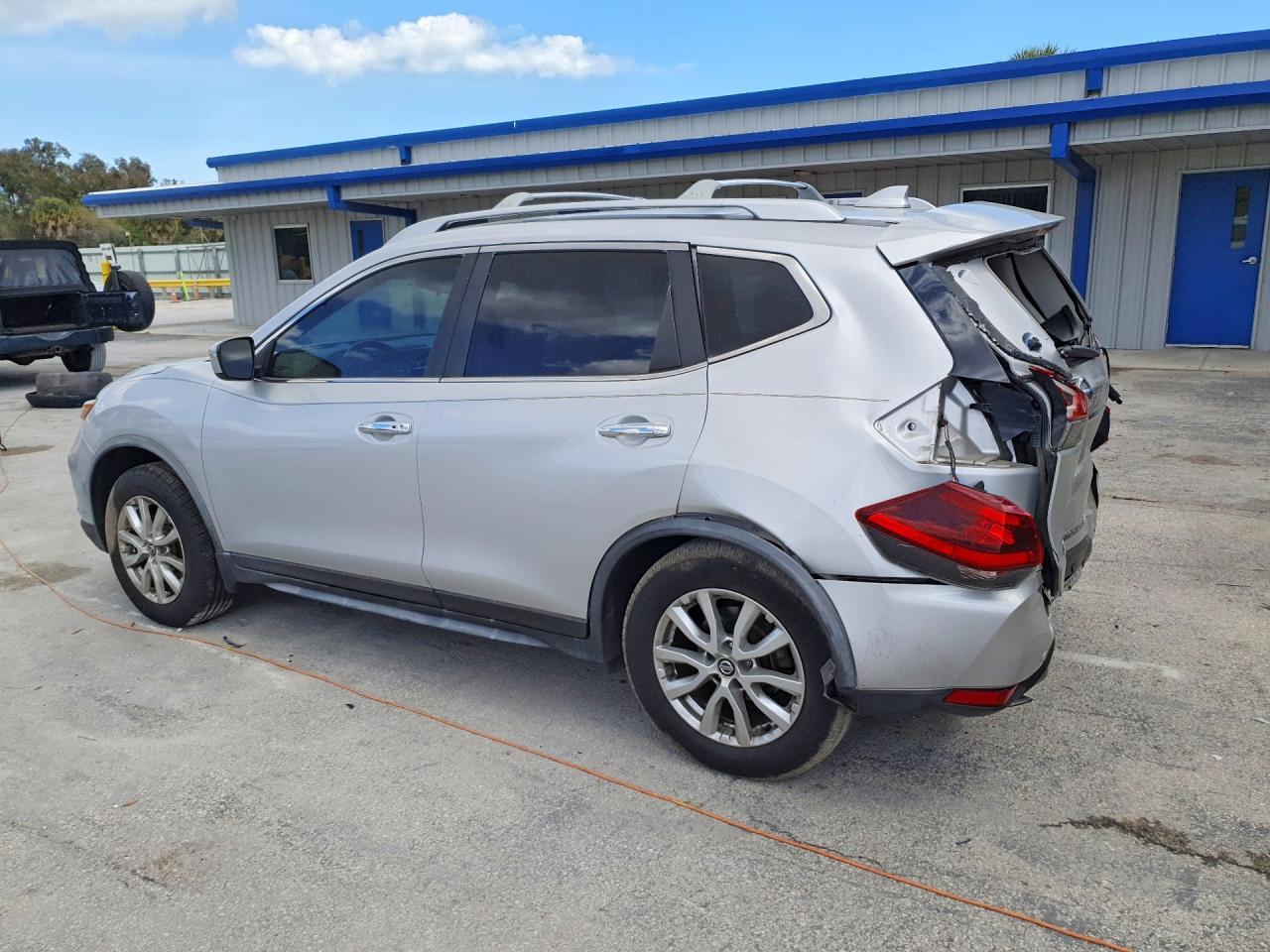 2020 Nissan Rogue Sv - zdjęcie 2