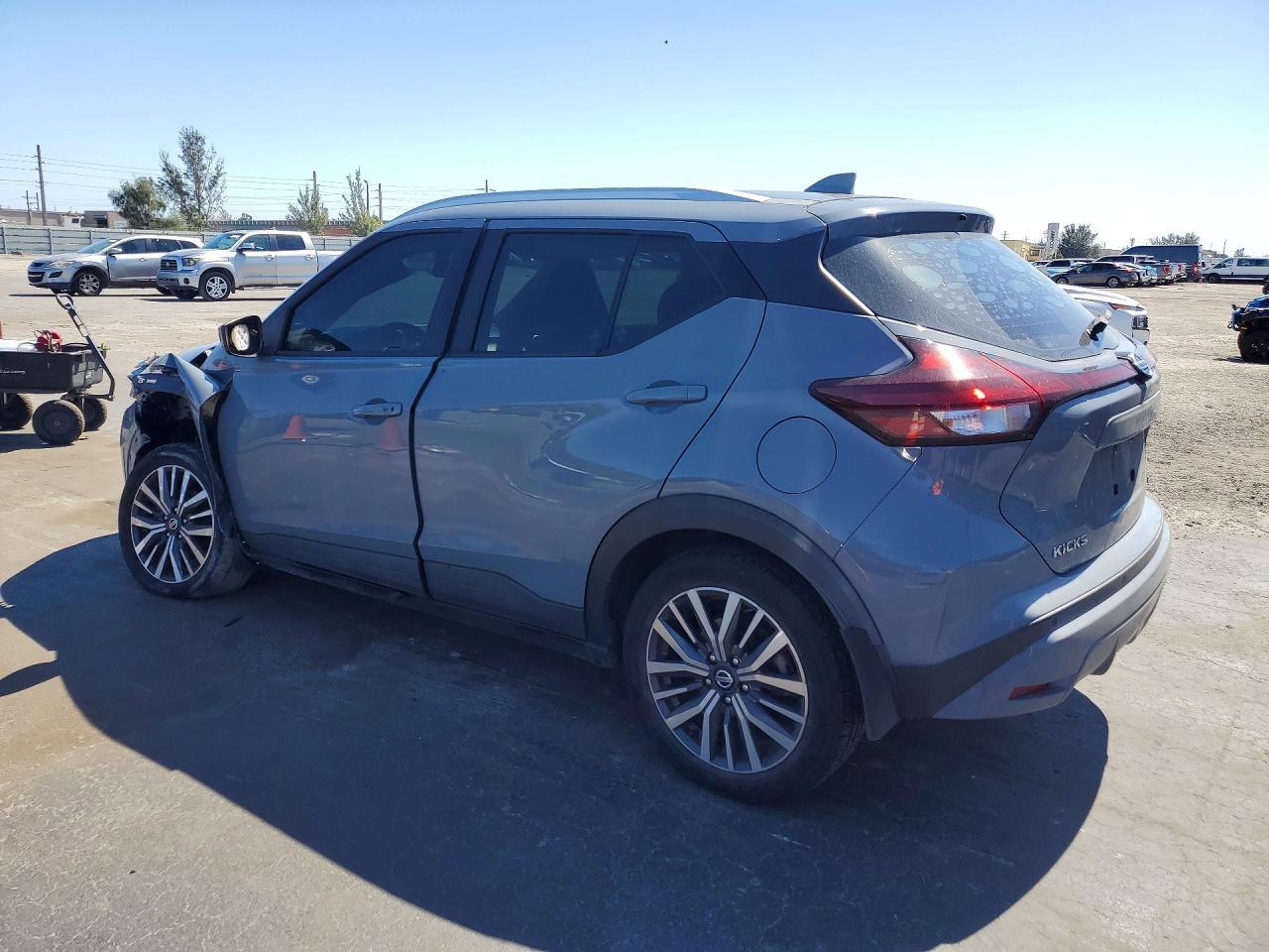 2021 Nissan Kicks Sv - zdjęcie 2
