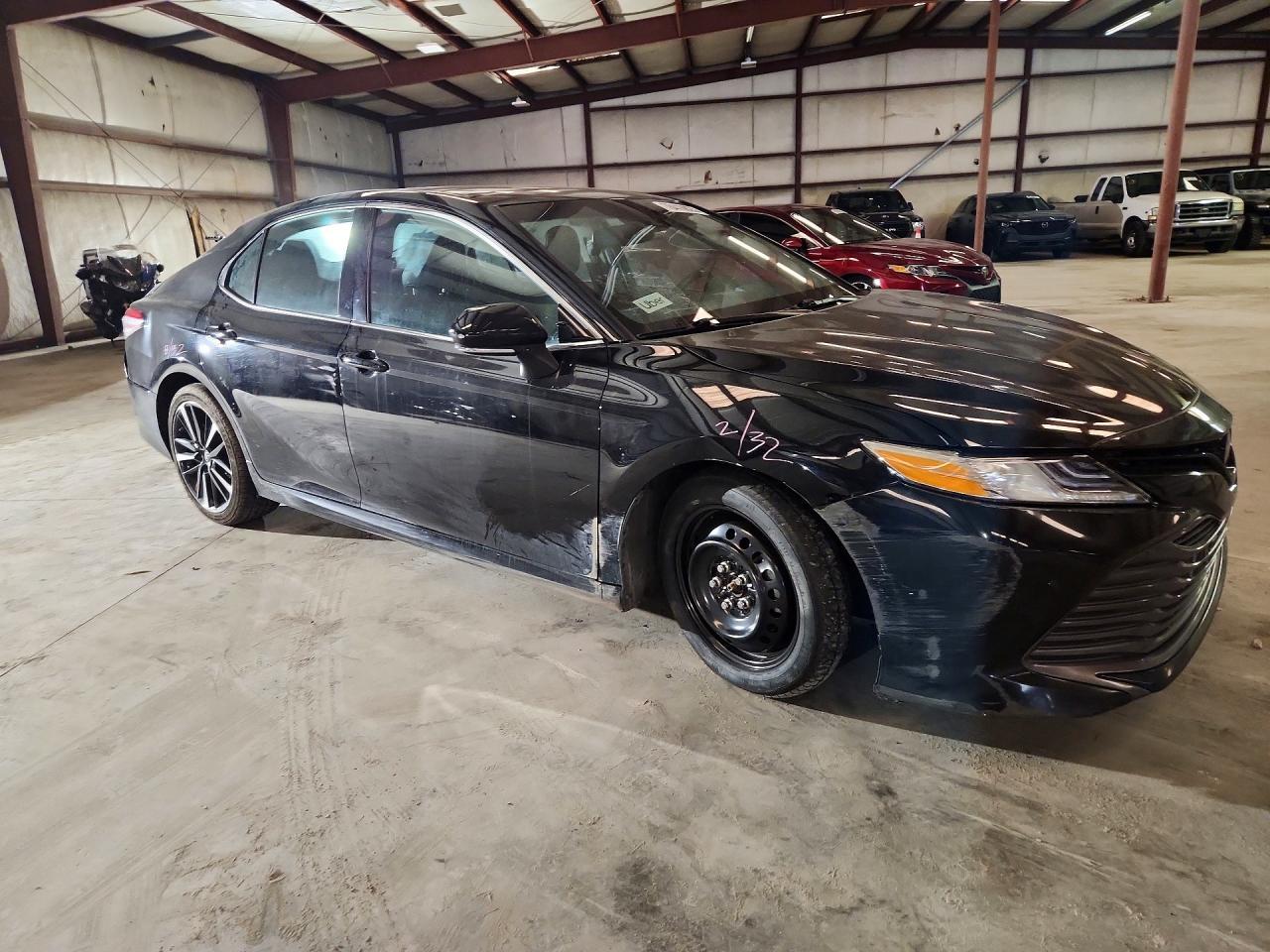 2018 Toyota Camry Xle - zdjęcie 4