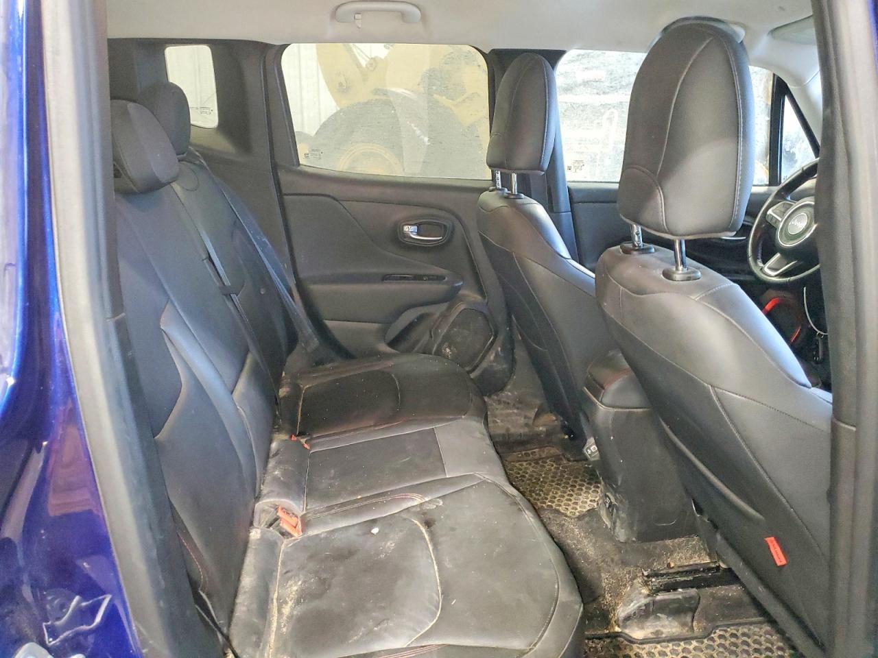 2021 Jeep Renegade Trailhawk - zdjęcie 11