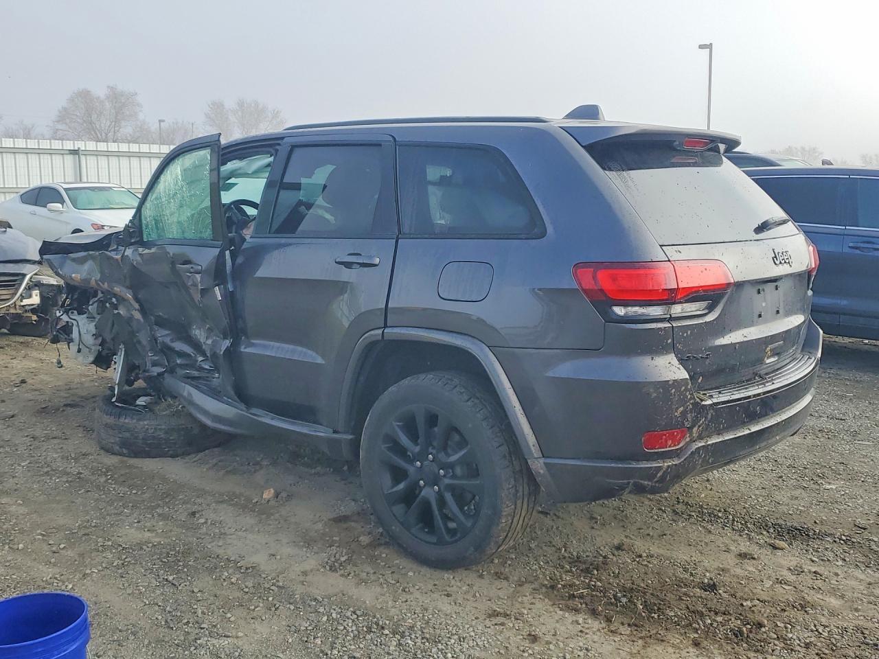 2018 Jeep Grand Cherokee Laredo - zdjęcie 2