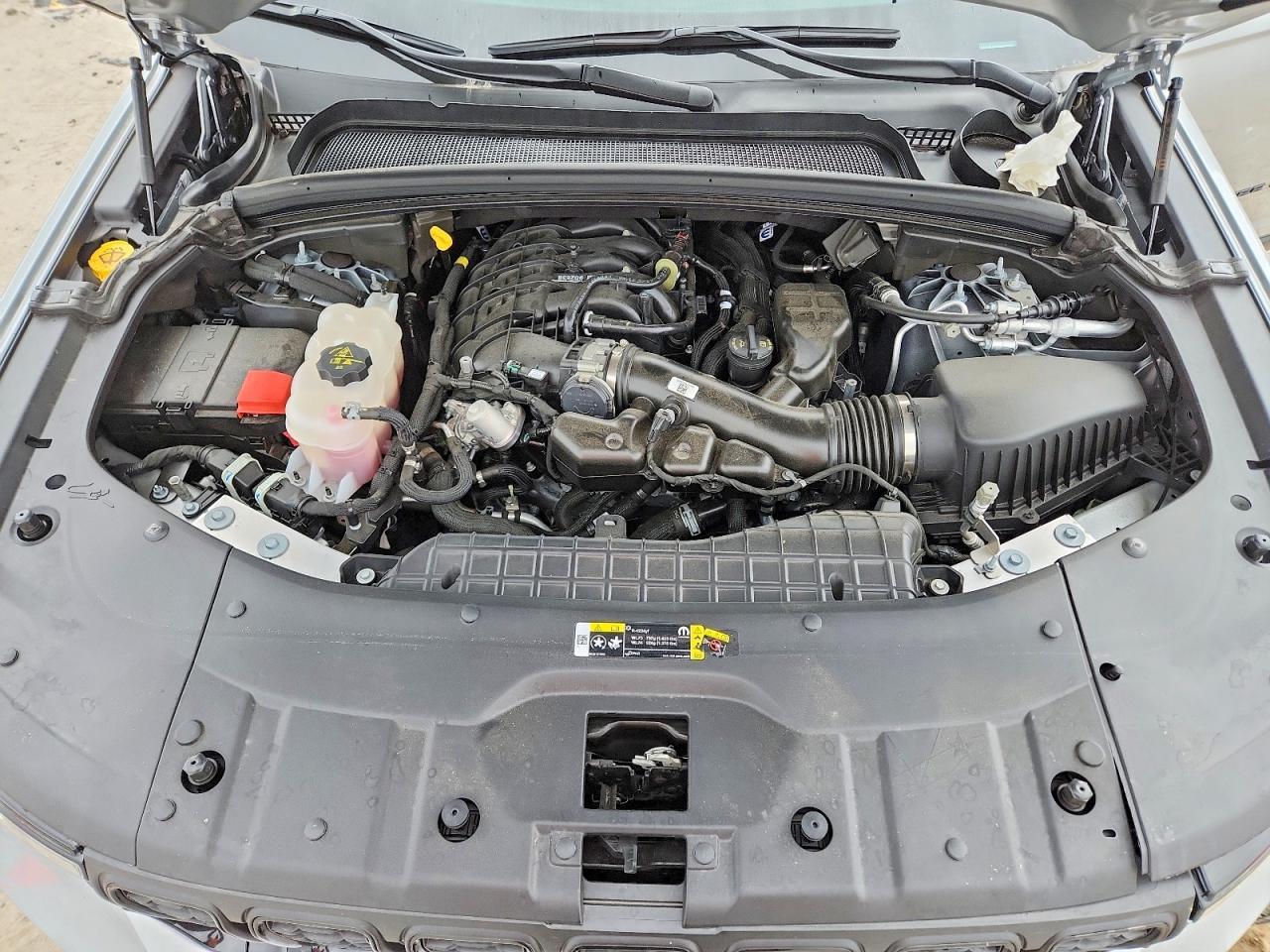 2025 Jeep Grand Cherokee Laredo - zdjęcie 12