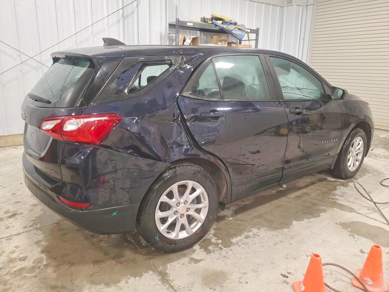 2020 Chevrolet Equinox Ls - zdjęcie 3