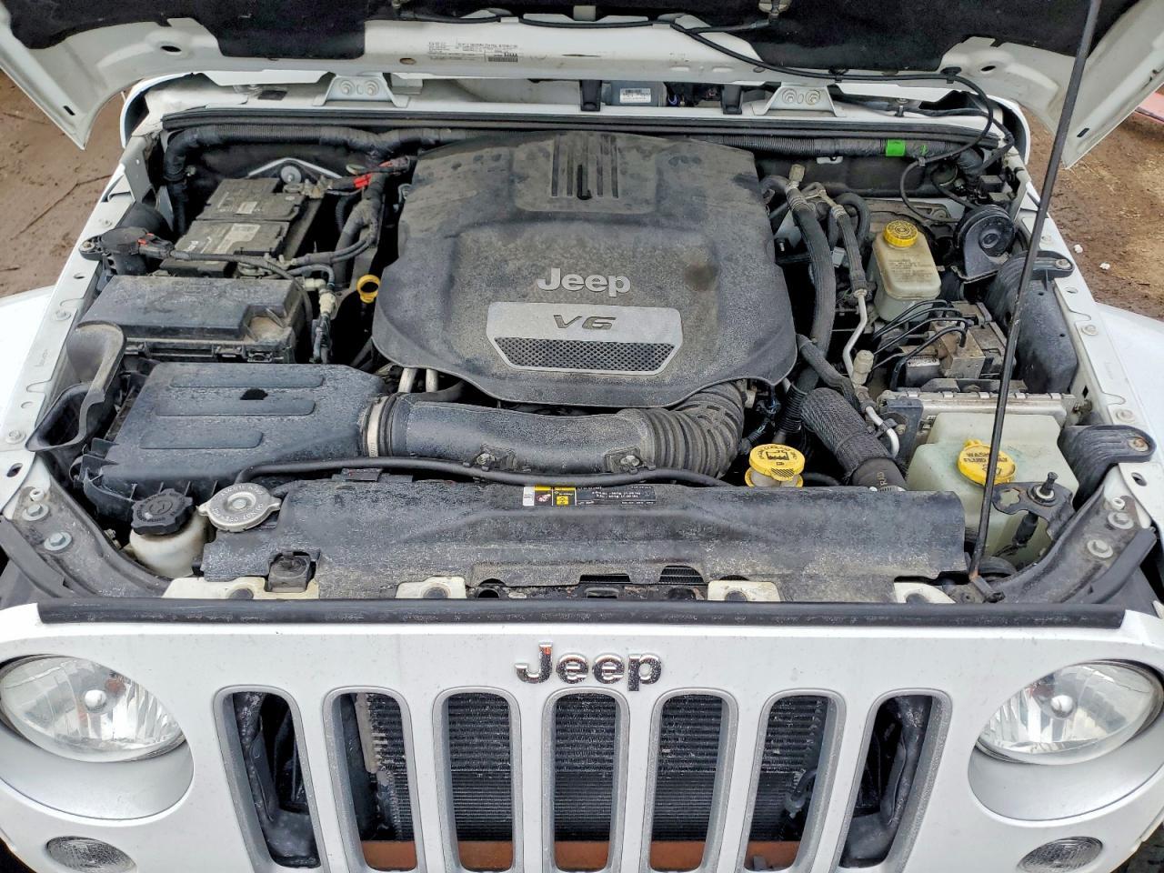 2017 Jeep Wrangler Unlimited Sahara - zdjęcie 12