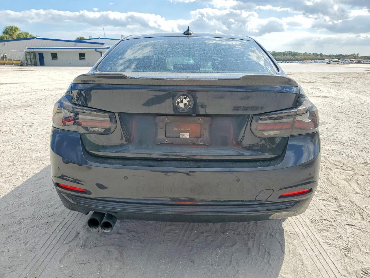 2017 BMW 330 I - zdjęcie 6
