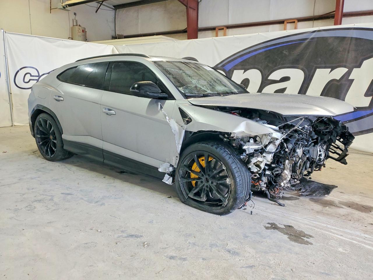 2021 Lamborghini Urus - zdjęcie 4