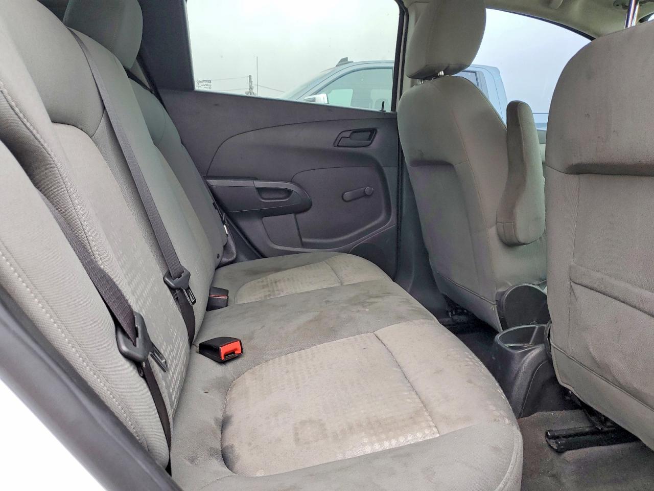 2015 Chevrolet Sonic Ls - zdjęcie 11