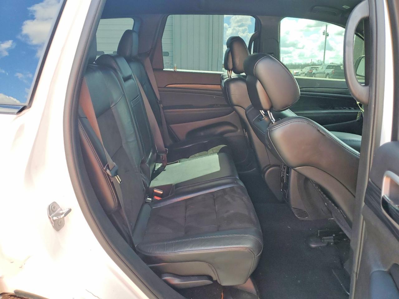 2020 Jeep Grand Cherokee Laredo - zdjęcie 11