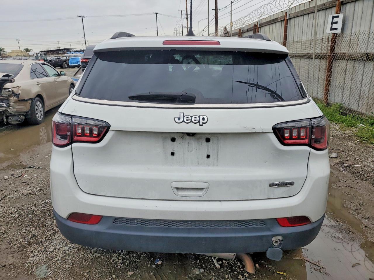 2022 Jeep Compass Latitude - zdjęcie 6