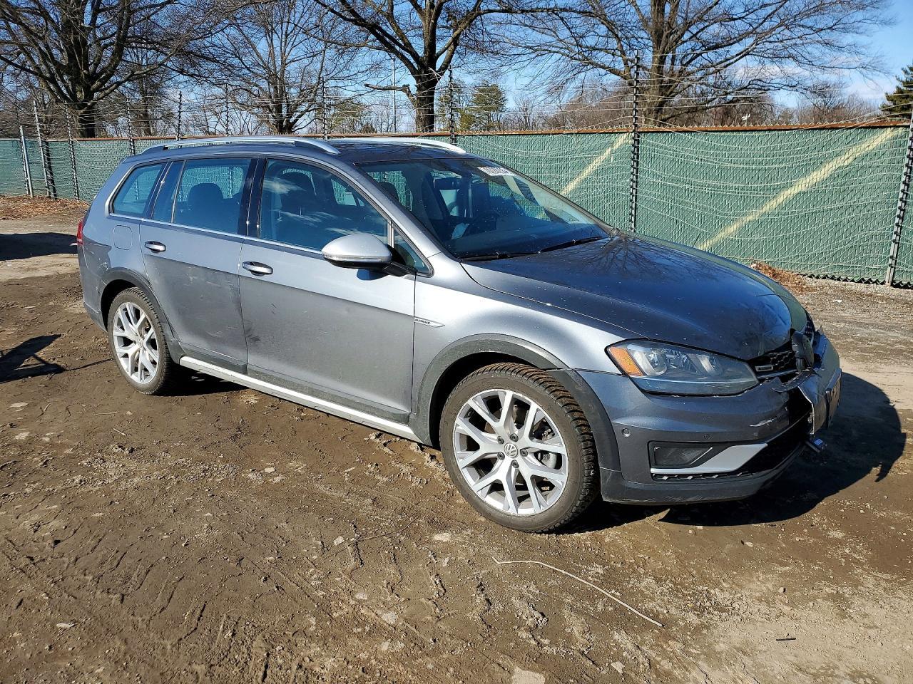 2017 Volkswagen Golf Alltrack S - zdjęcie 4