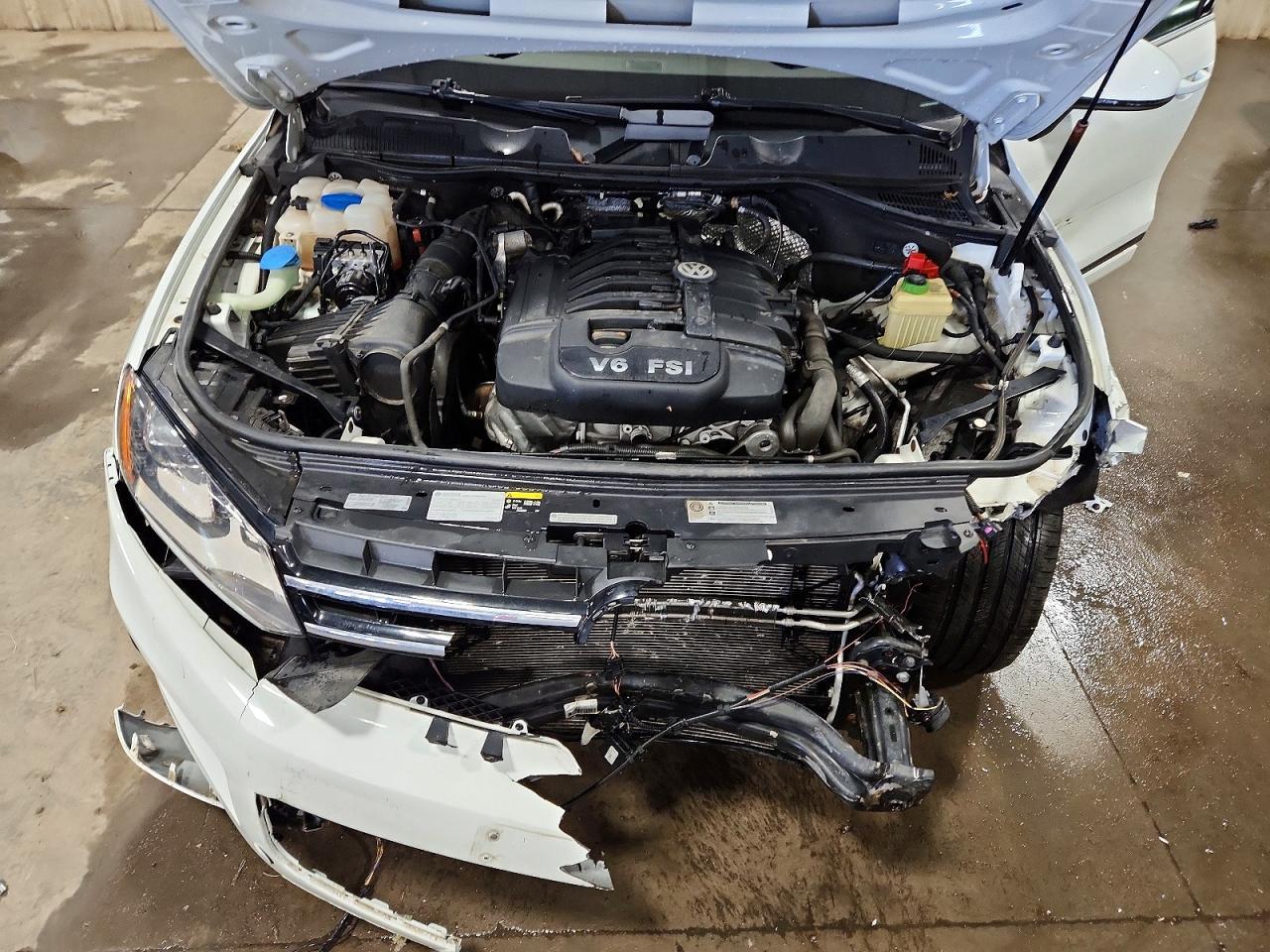 2014 Volkswagen Touareg V6 - zdjęcie 12