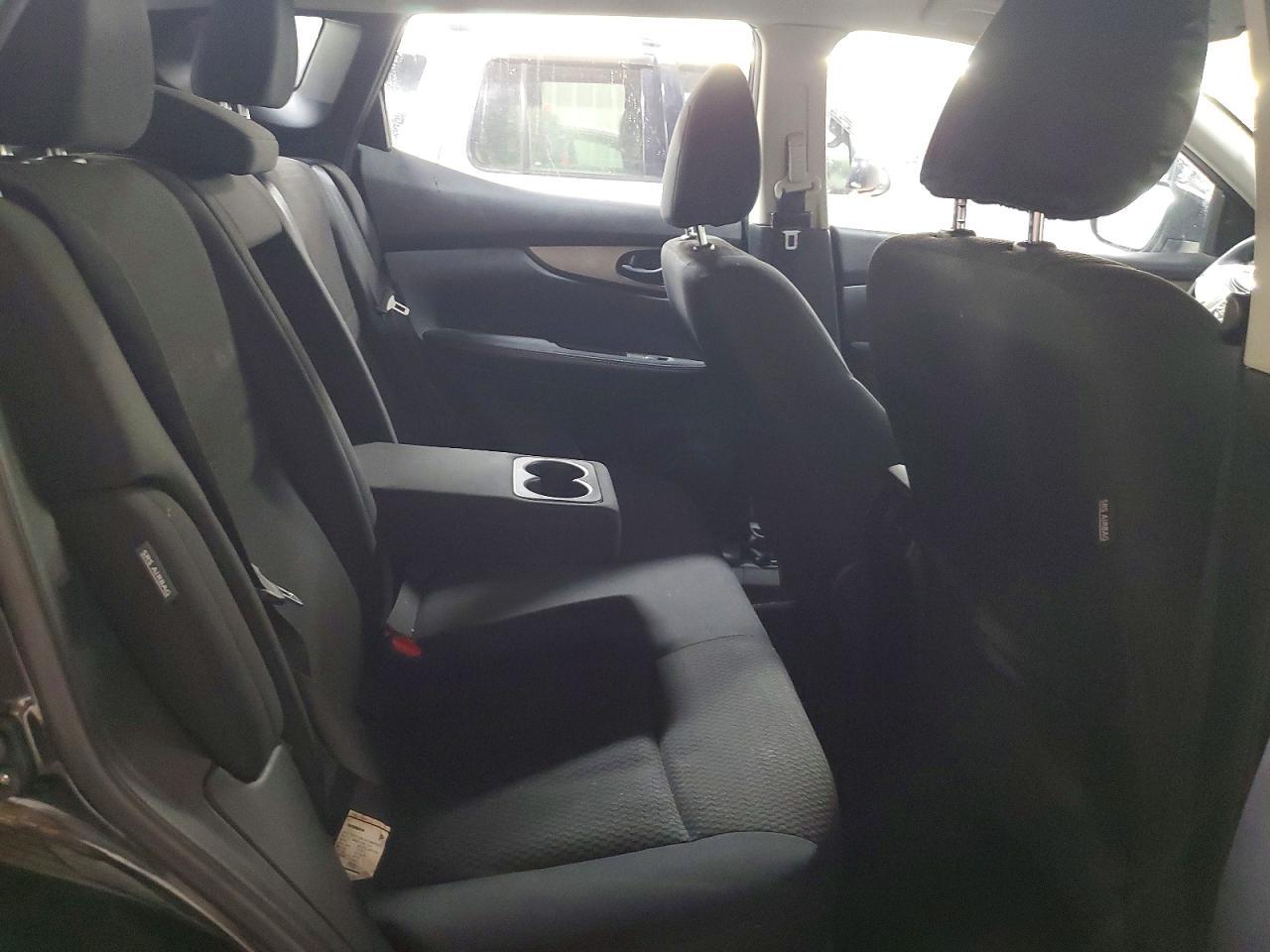 2020 Nissan Rogue Sport S - zdjęcie 10