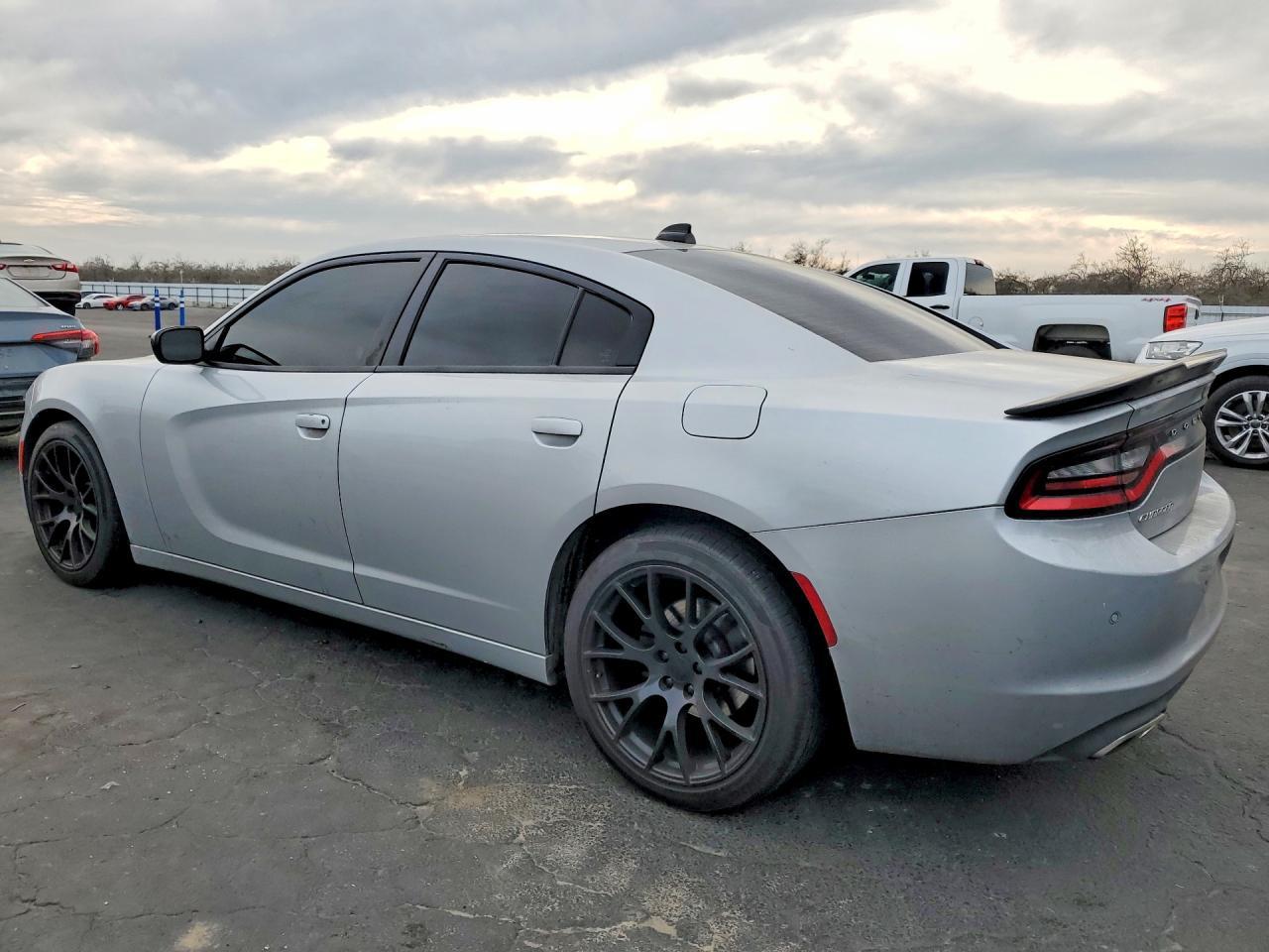 2019 Dodge Charger Sxt - zdjęcie 2