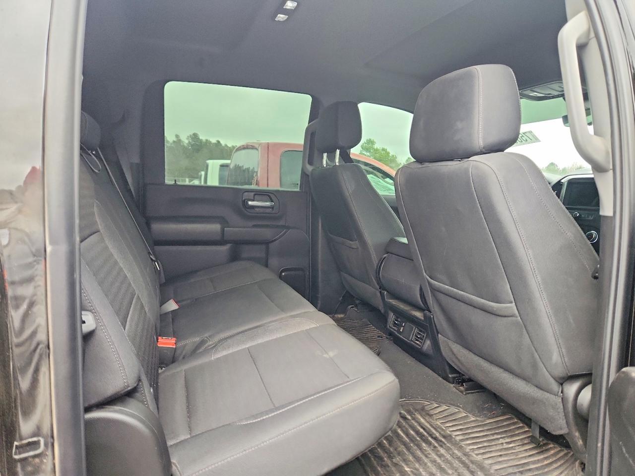 2024 Chevrolet Silverado K2500 Custom - zdjęcie 11