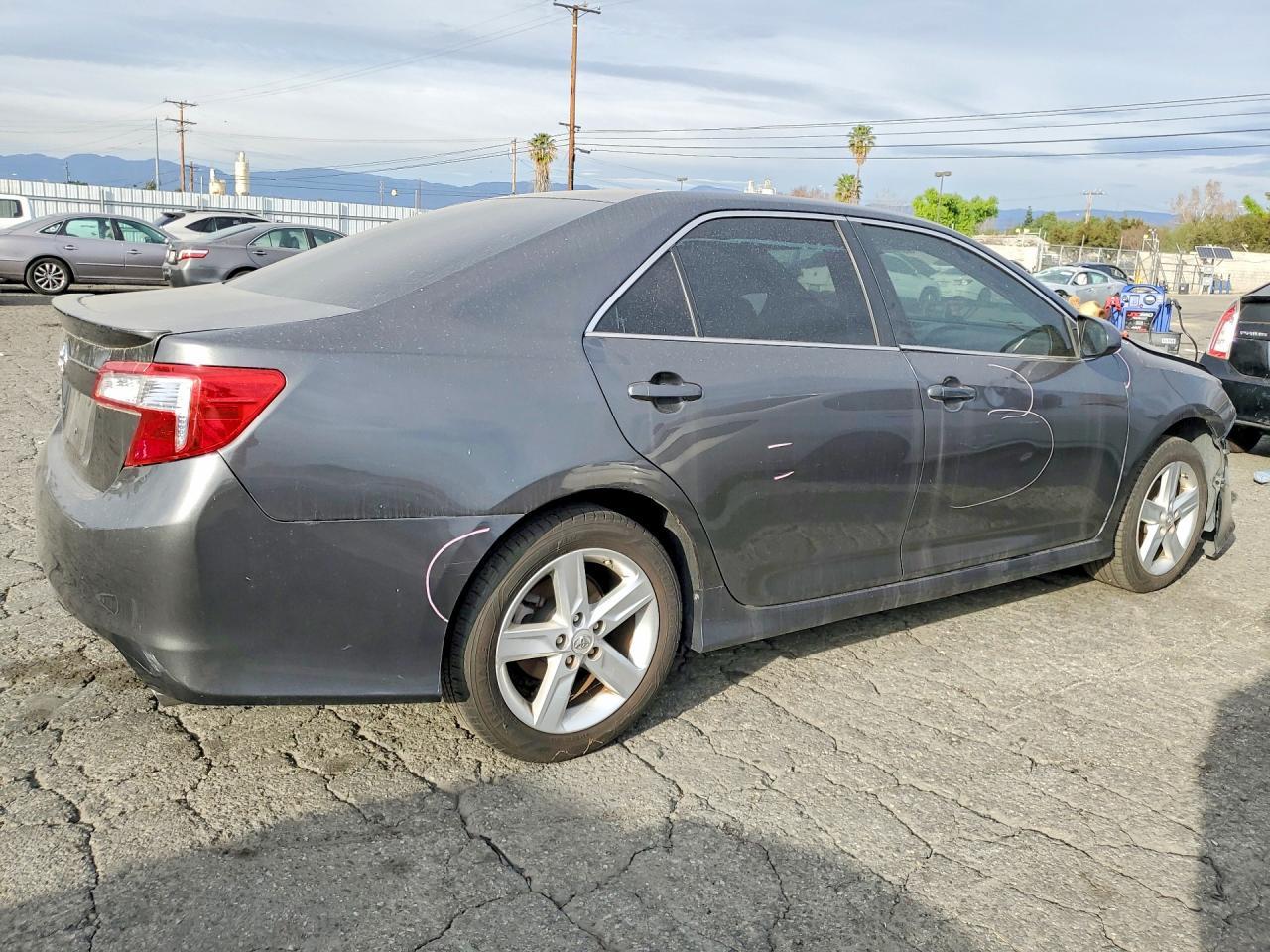 2014 Toyota Camry L - zdjęcie 3