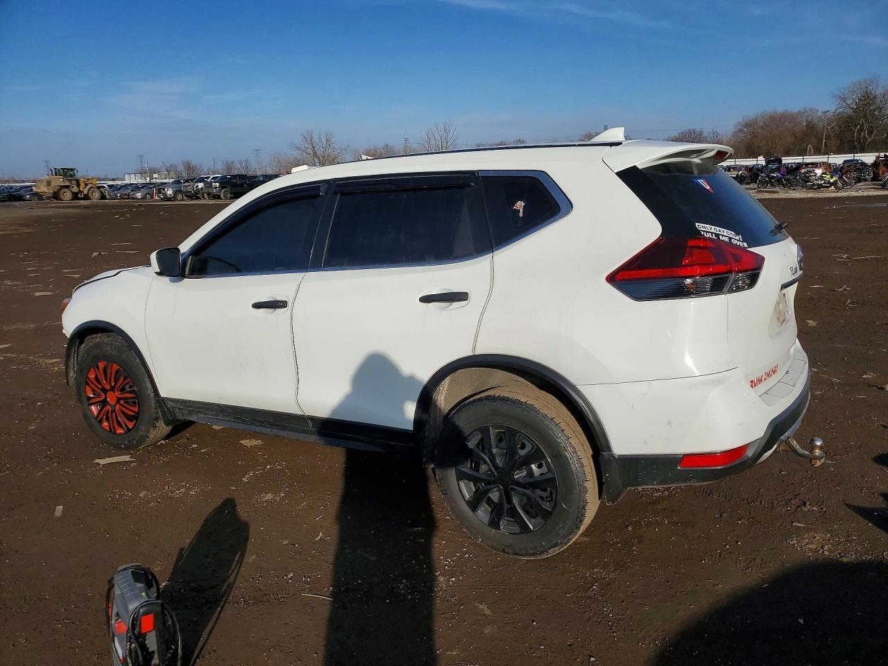 2018 Nissan Rogue S - zdjęcie 2