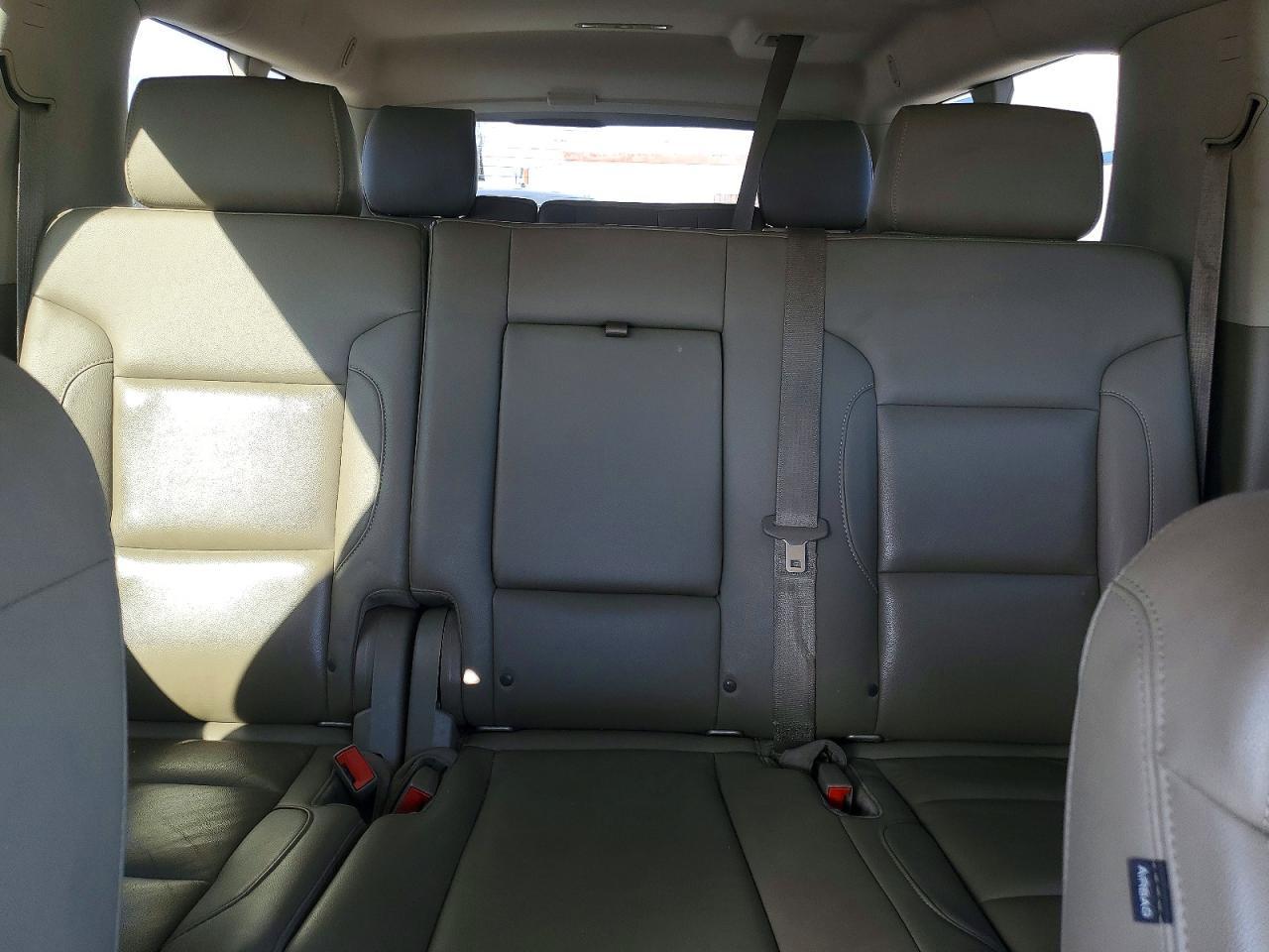 2016 Chevrolet Suburban K1500 Lt - zdjęcie 10