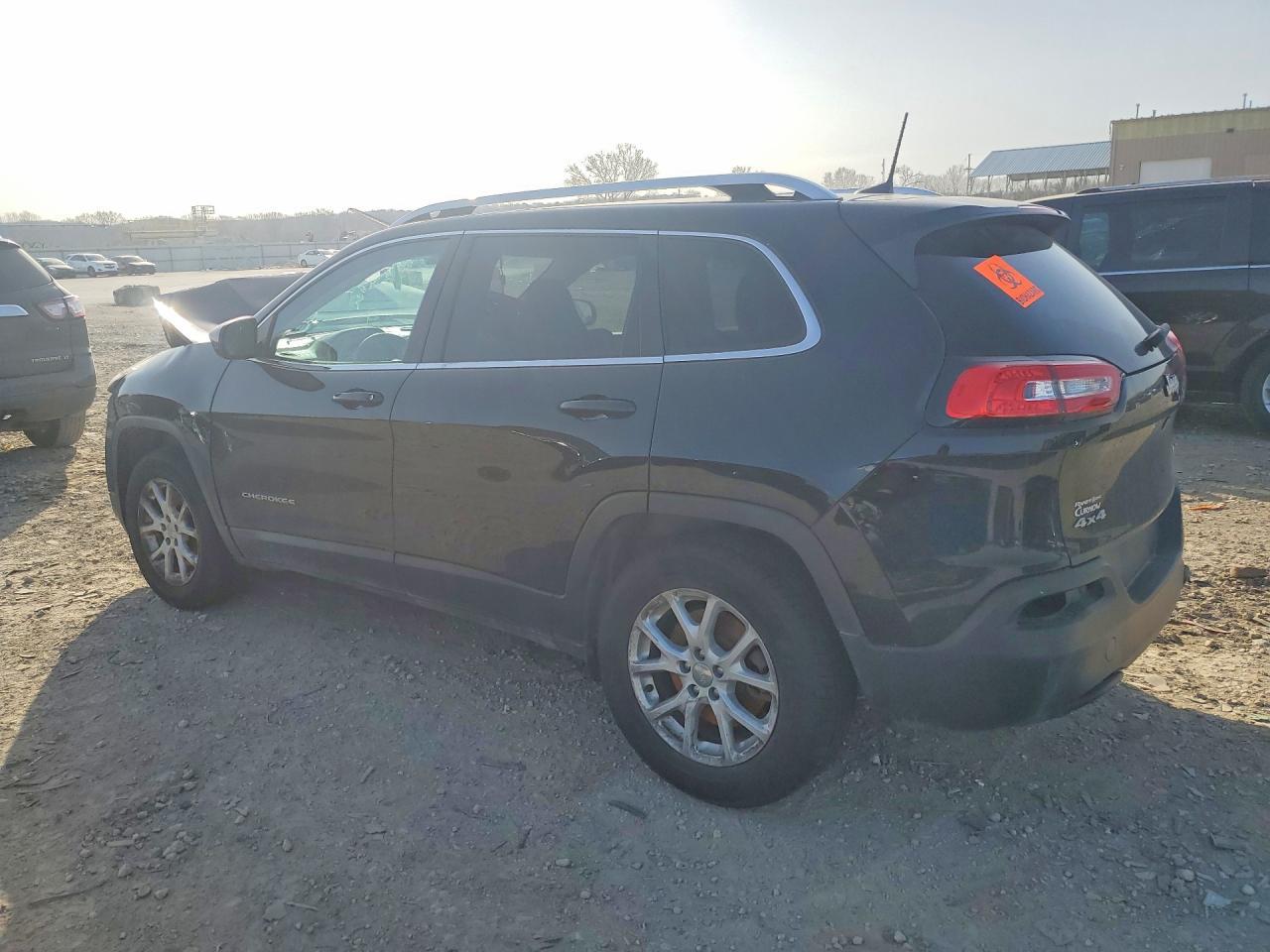 2018 Jeep Cherokee Latitude - zdjęcie 2
