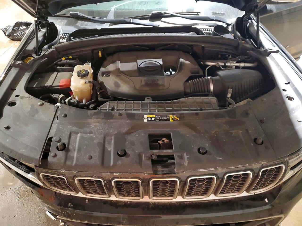 2022 Jeep Grand Cherokee L Overland - zdjęcie 12