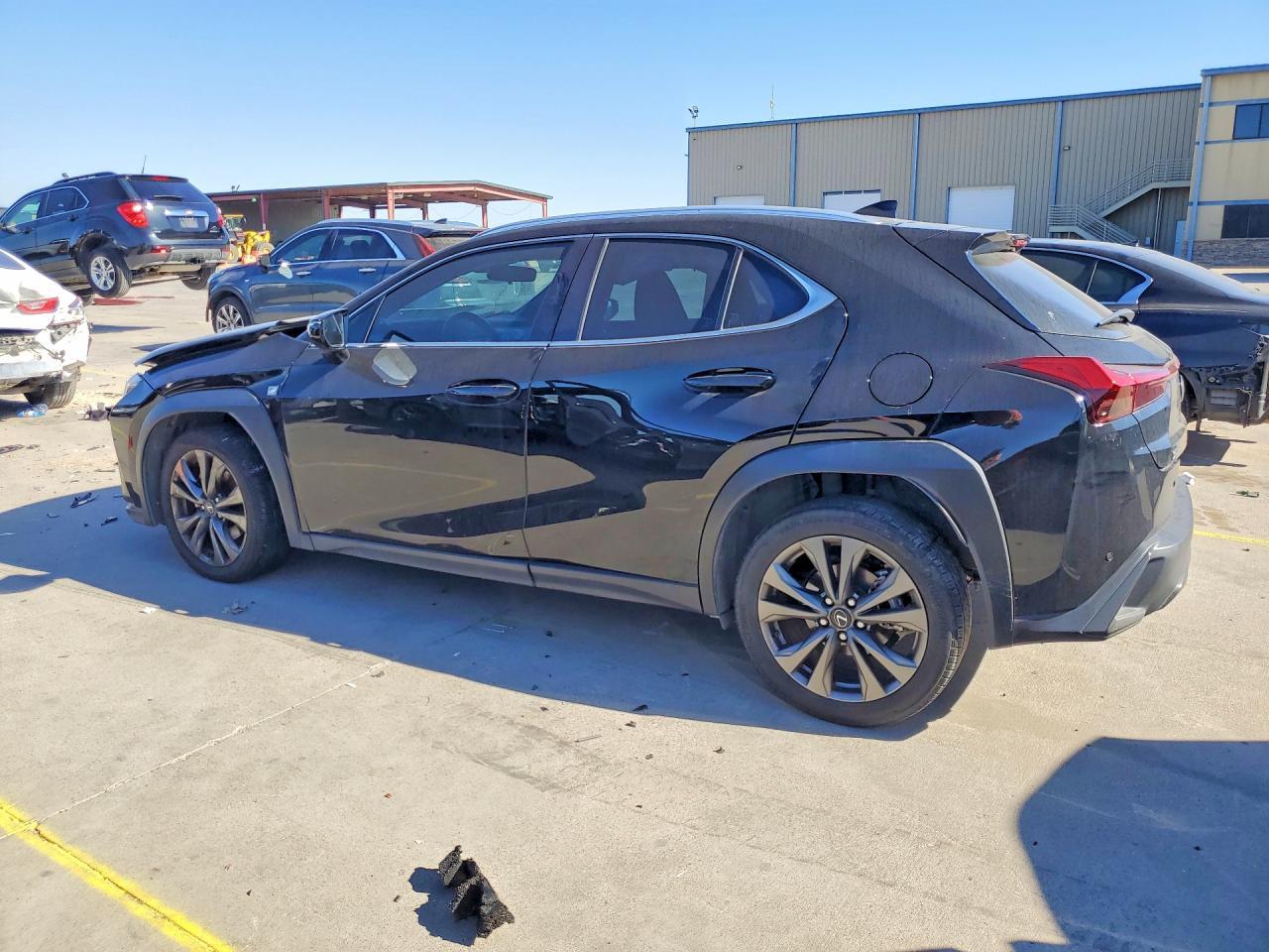 2021 Lexus Ux 200 - zdjęcie 2