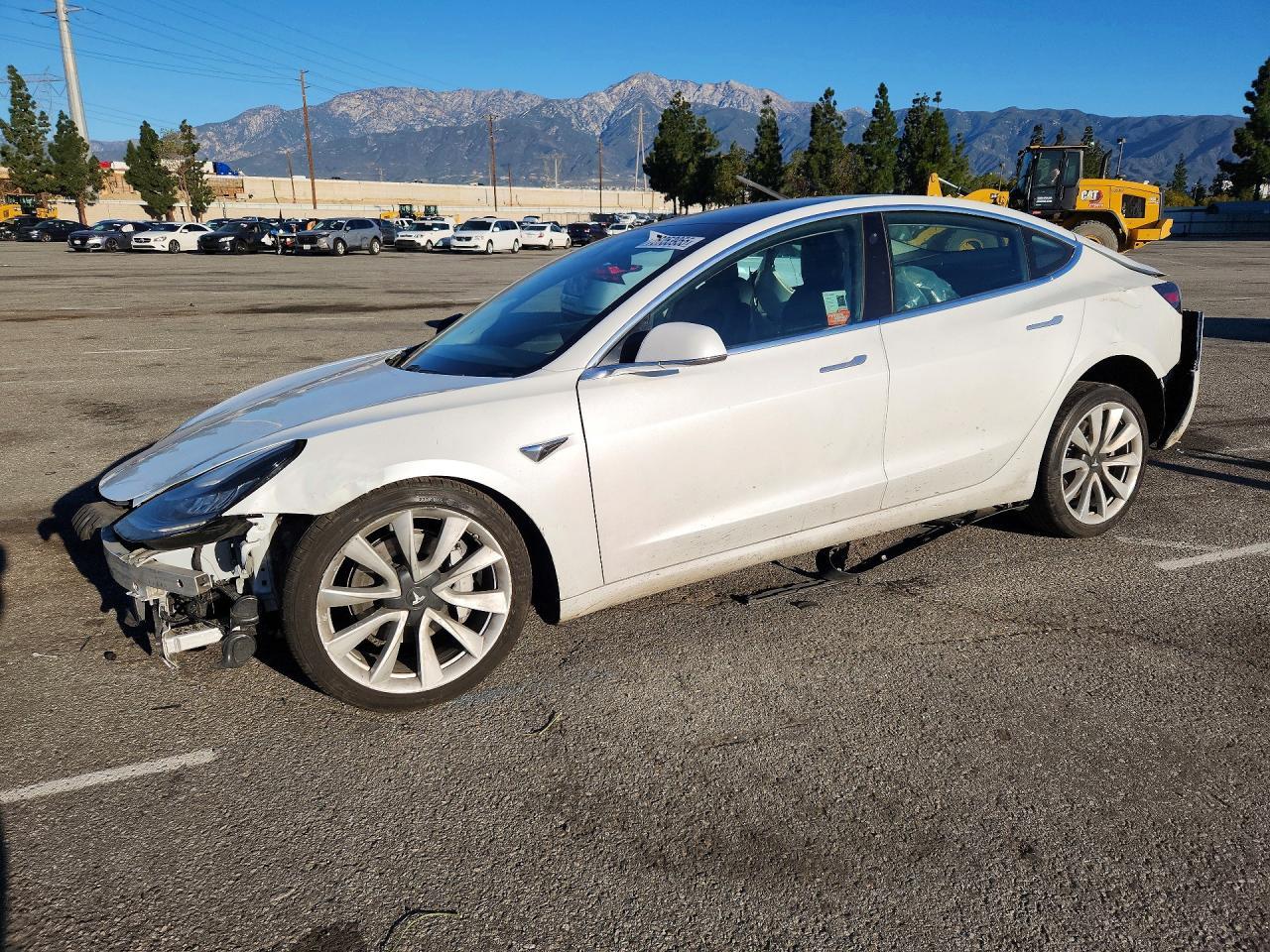 2020 Tesla Model 3 - zdjęcie główne