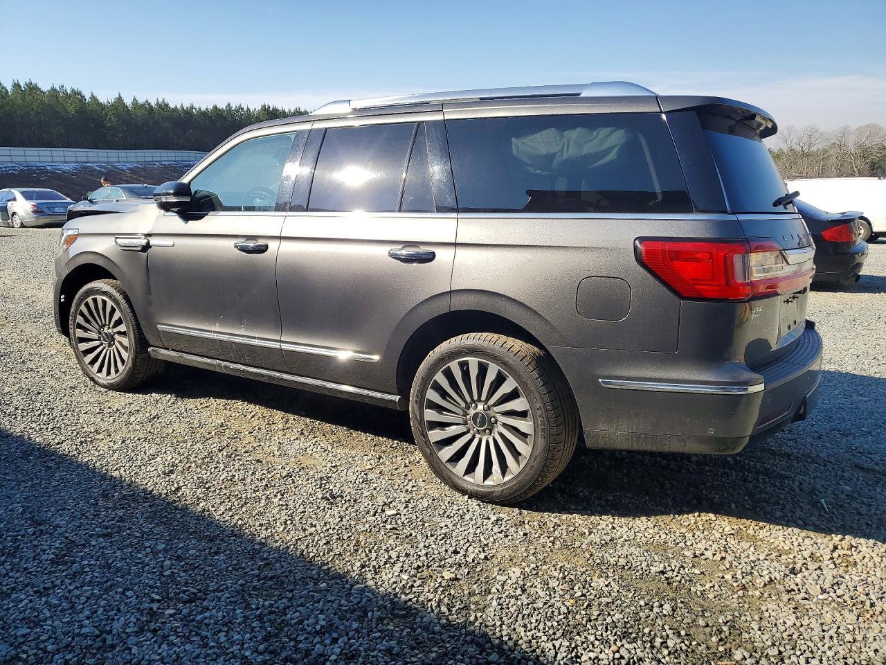 2018 Lincoln Navigator Reserve - zdjęcie 2