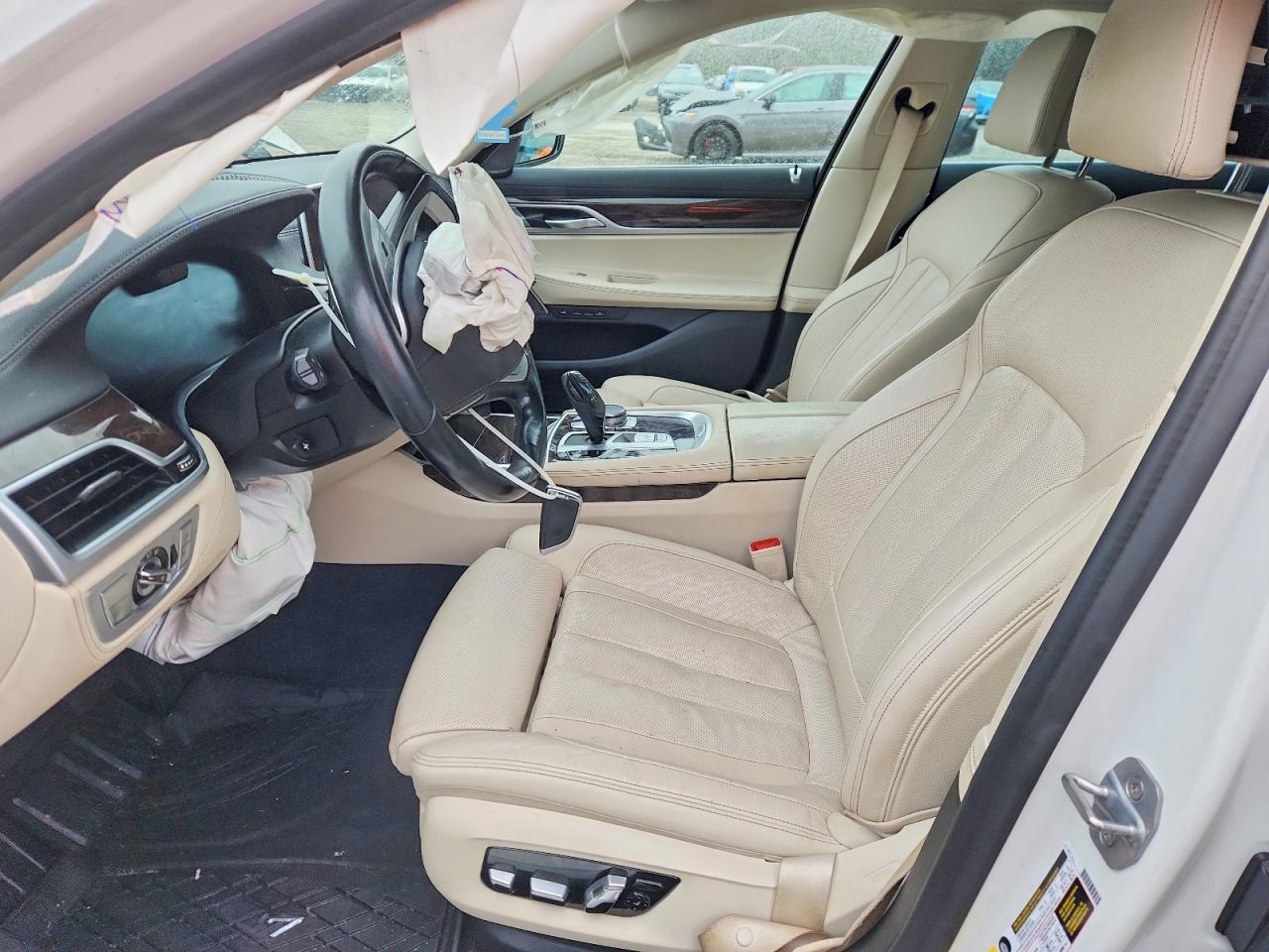 2020 BMW 740 I - zdjęcie 7