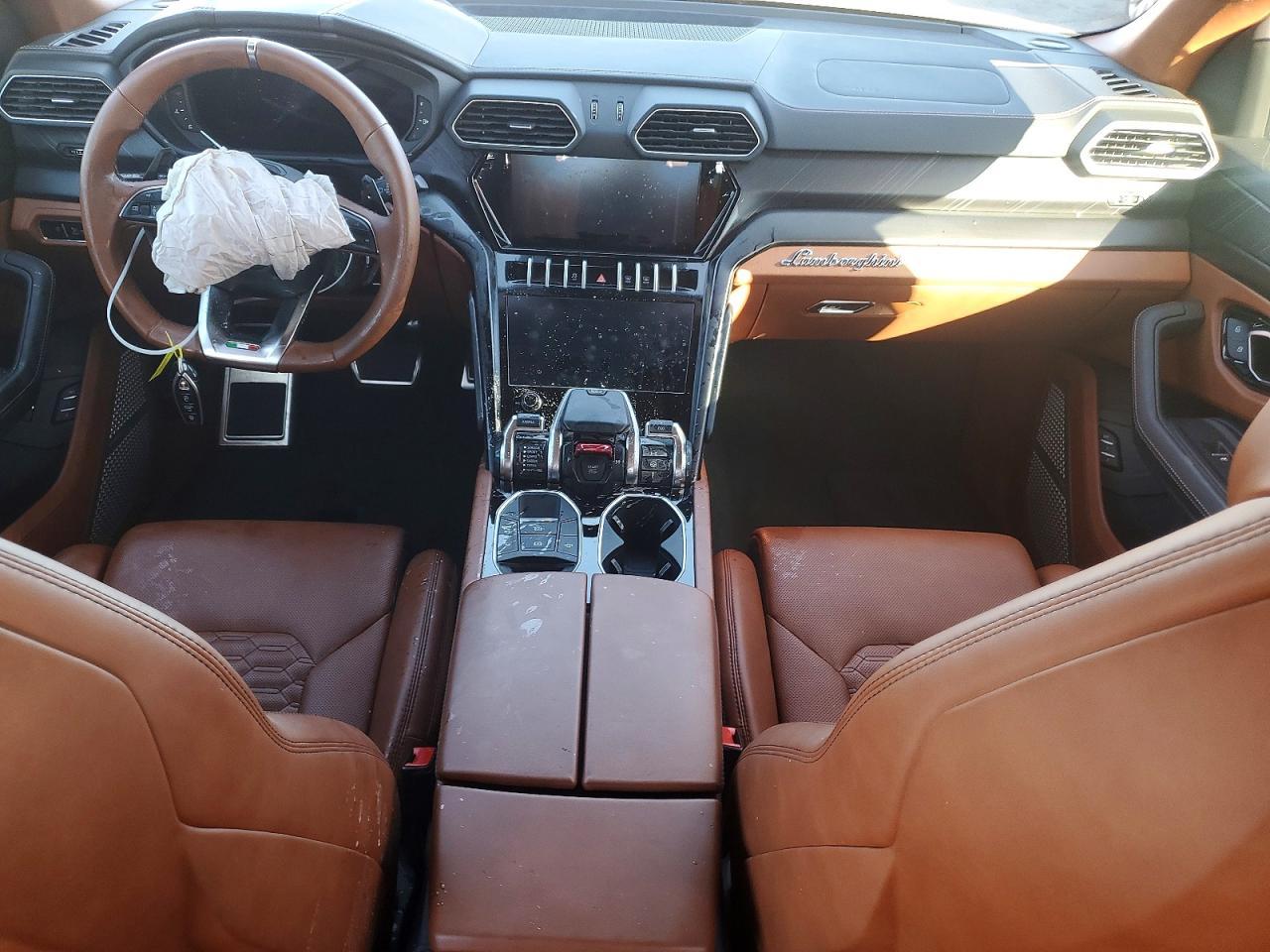 2022 Lamborghini Urus - zdjęcie 8