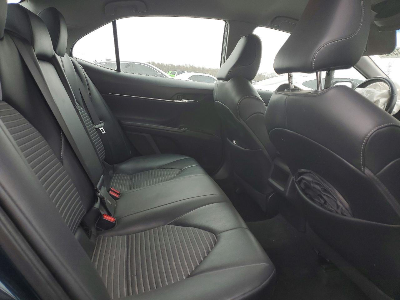 2020 Toyota Camry Se - zdjęcie 10