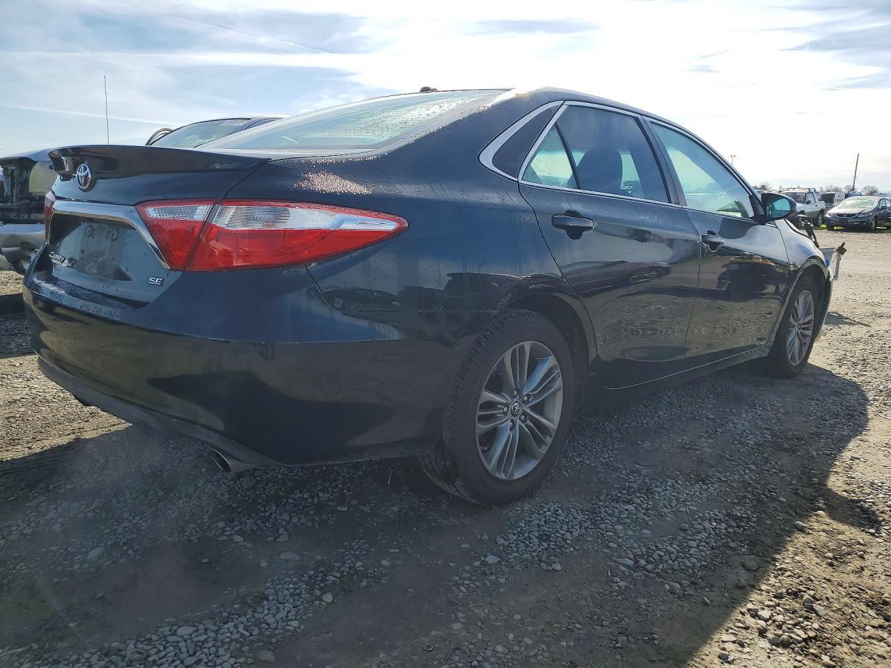 2015 Toyota Camry - zdjęcie 3