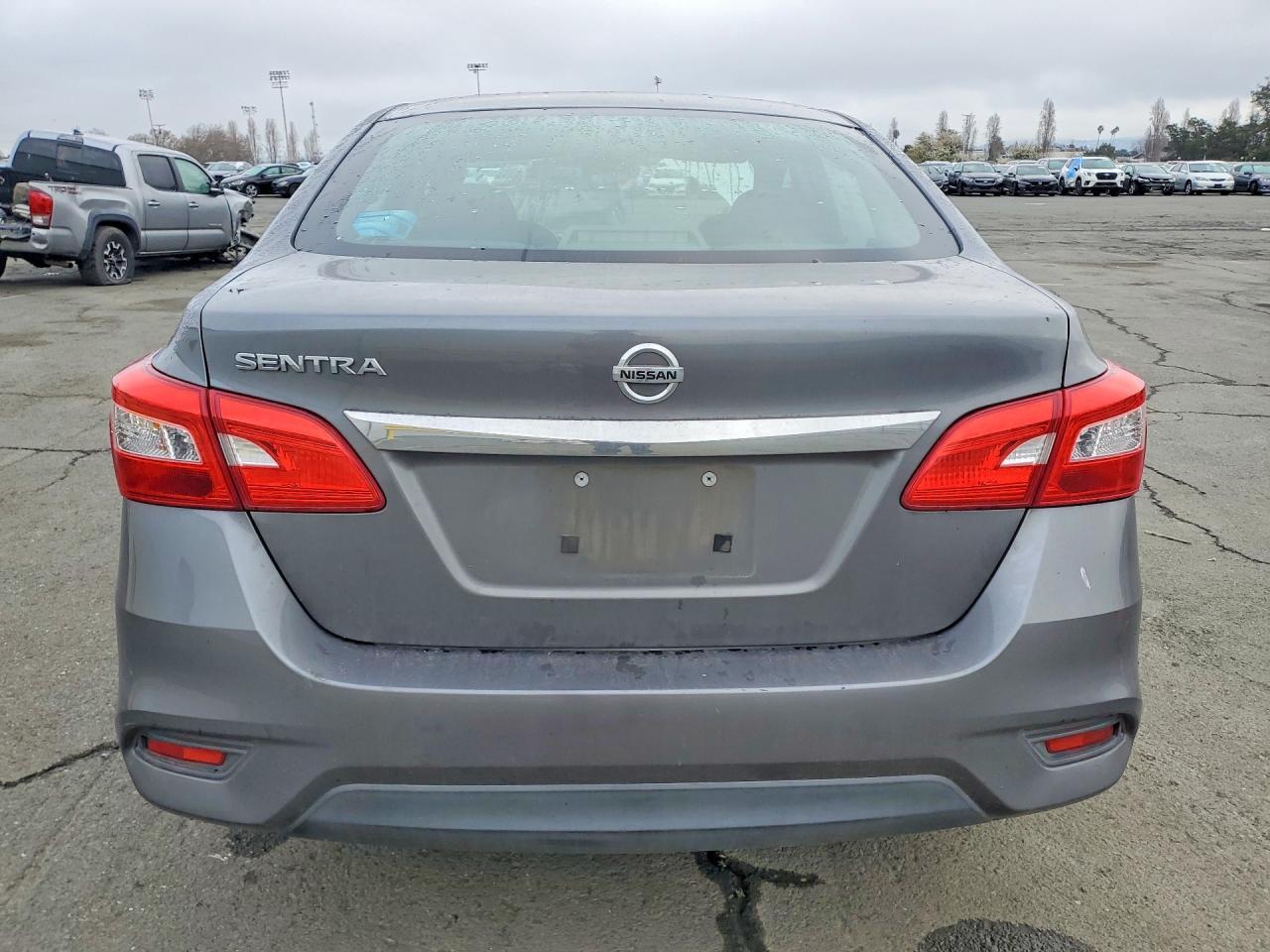 2016 Nissan Sentra S - zdjęcie 6
