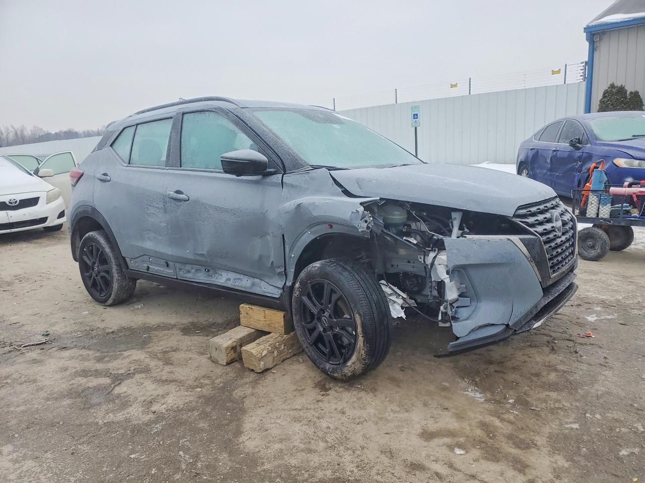 2024 Nissan Kicks Sr - zdjęcie 4