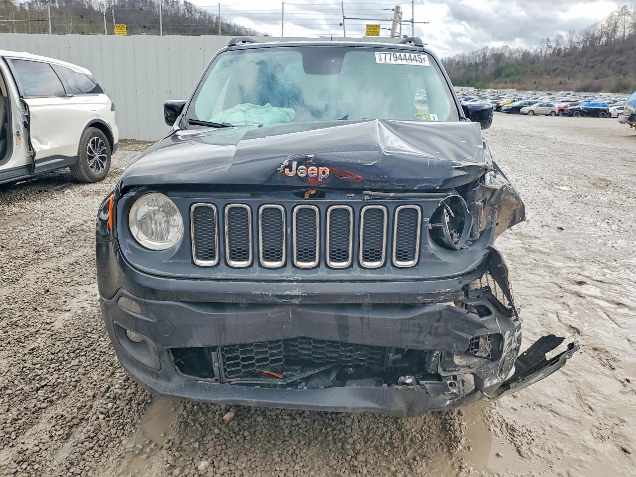 2016 Jeep Renegade Latitude - zdjęcie 5
