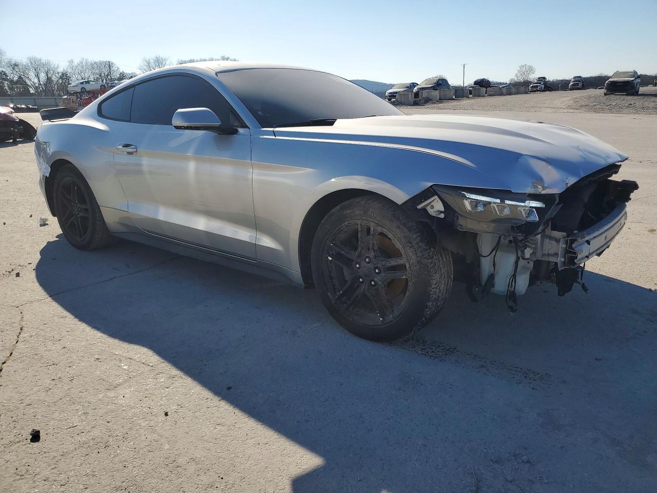 2015 Ford Mustang - zdjęcie 4