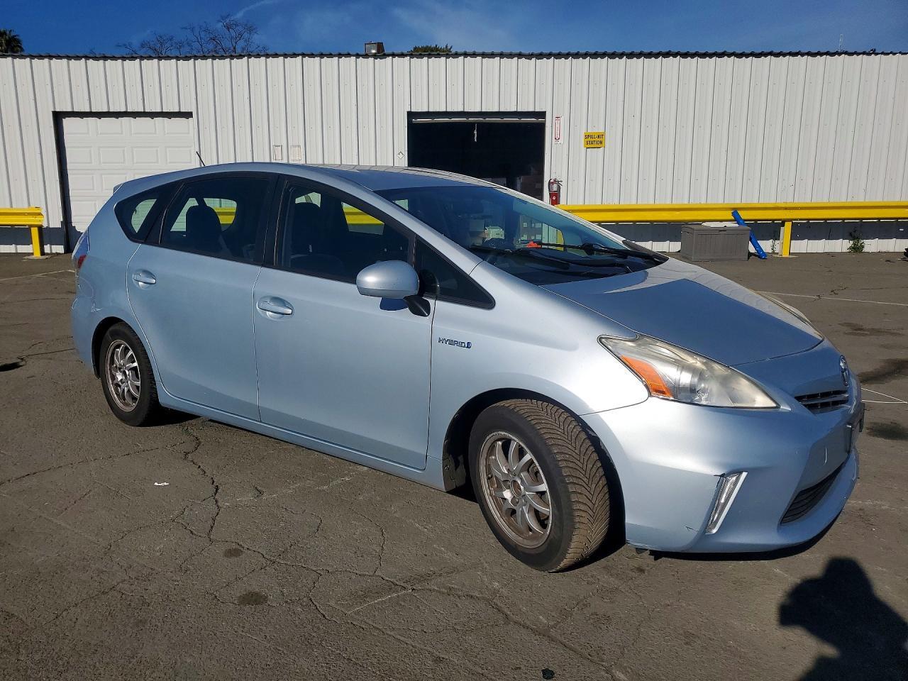 2014 Toyota Prius V Two - zdjęcie 4