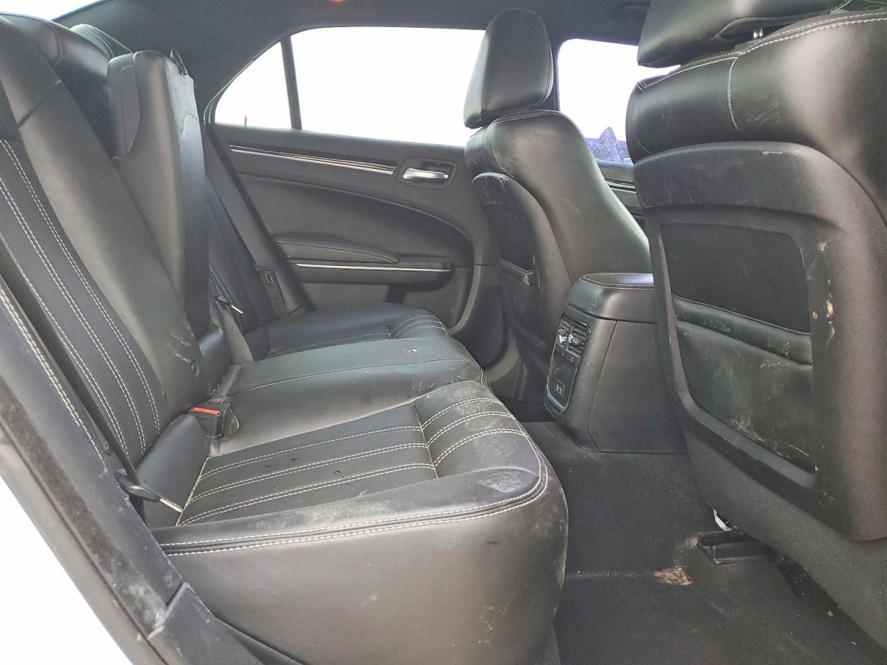 2020 Chrysler 300 S - zdjęcie 10