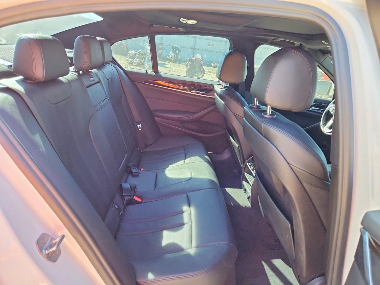 2018 BMW 530 I - zdjęcie 10