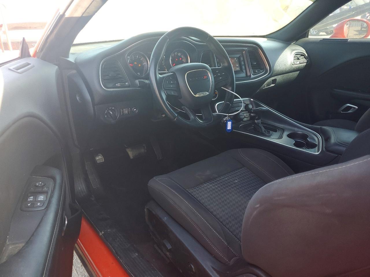 2016 Dodge Challenger Sxt - zdjęcie 8