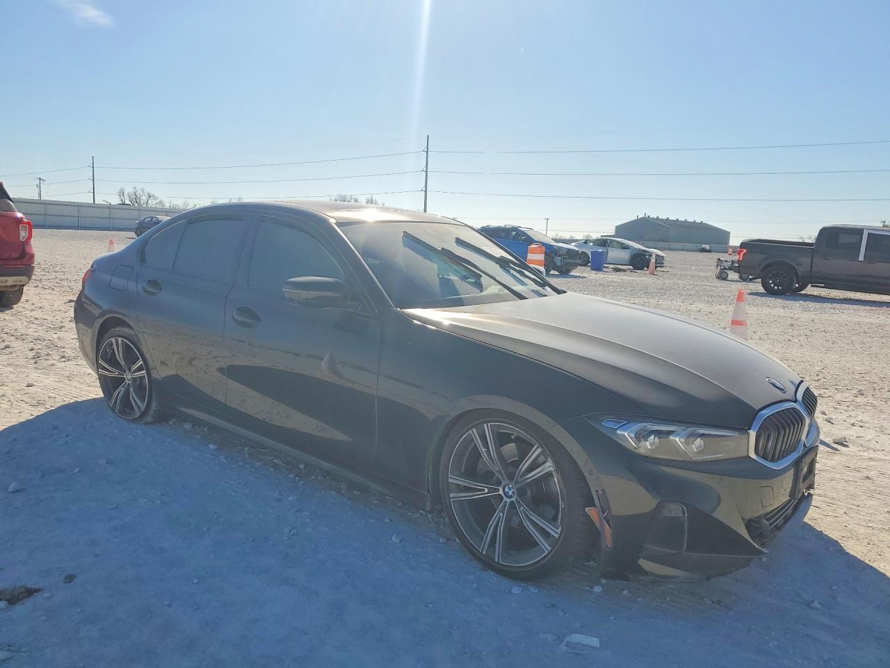 2023 BMW 330I - zdjęcie 4