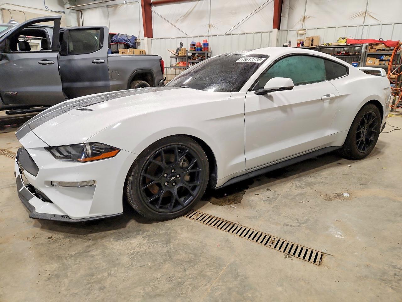 2018 Ford Mustang - zdjęcie główne