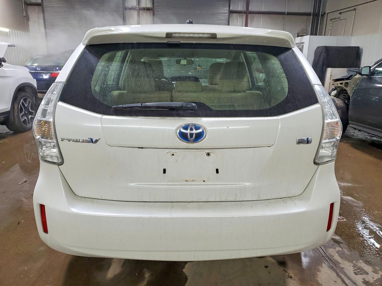 2013 Toyota Prius V Two - zdjęcie 6