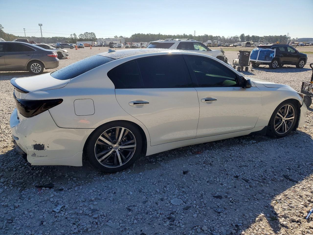 2015 Infiniti Q50 Premium - zdjęcie 3