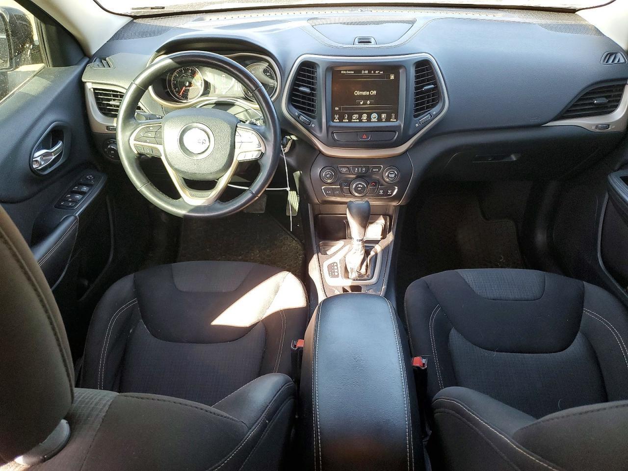 2016 Jeep Cherokee Latitude - zdjęcie 8